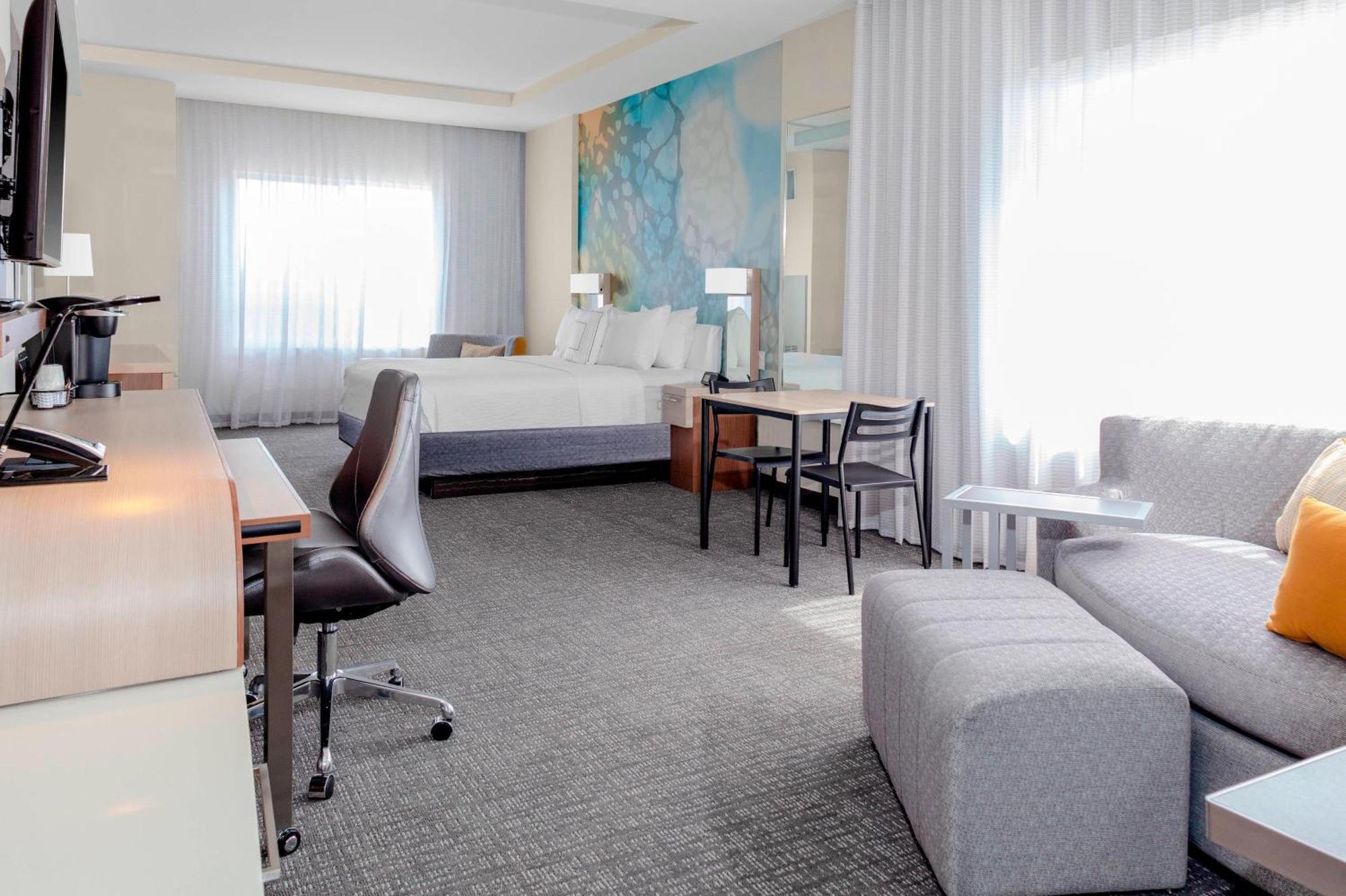 Courtyard By Marriott Deland Historic Downtown Hotel Exterior photo